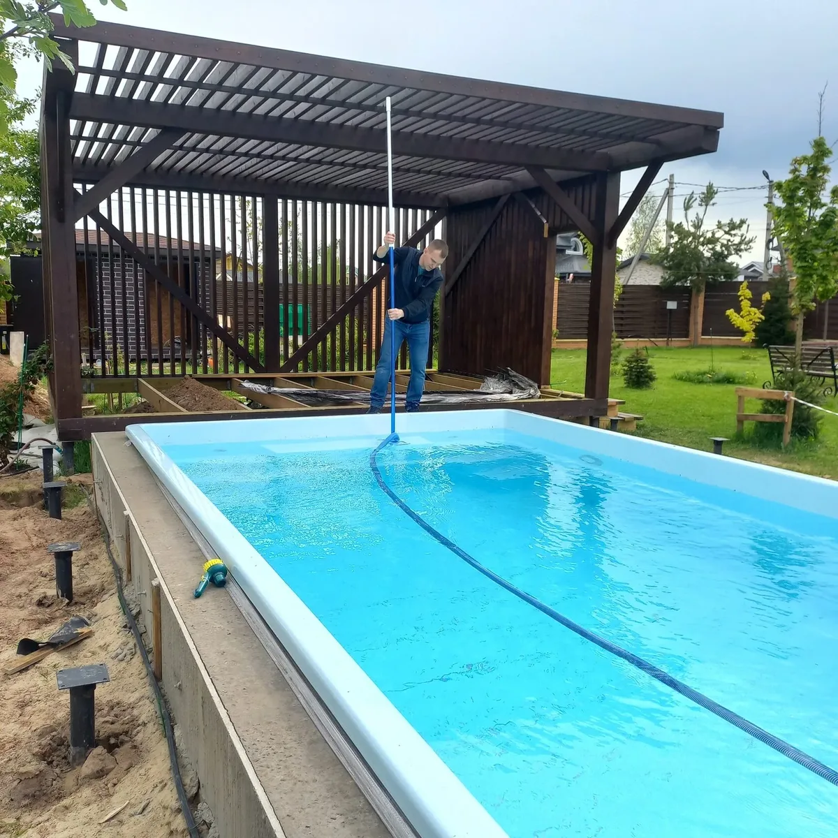 Копинговый бордюрный камень для бассейна Laguna в Кисловодске