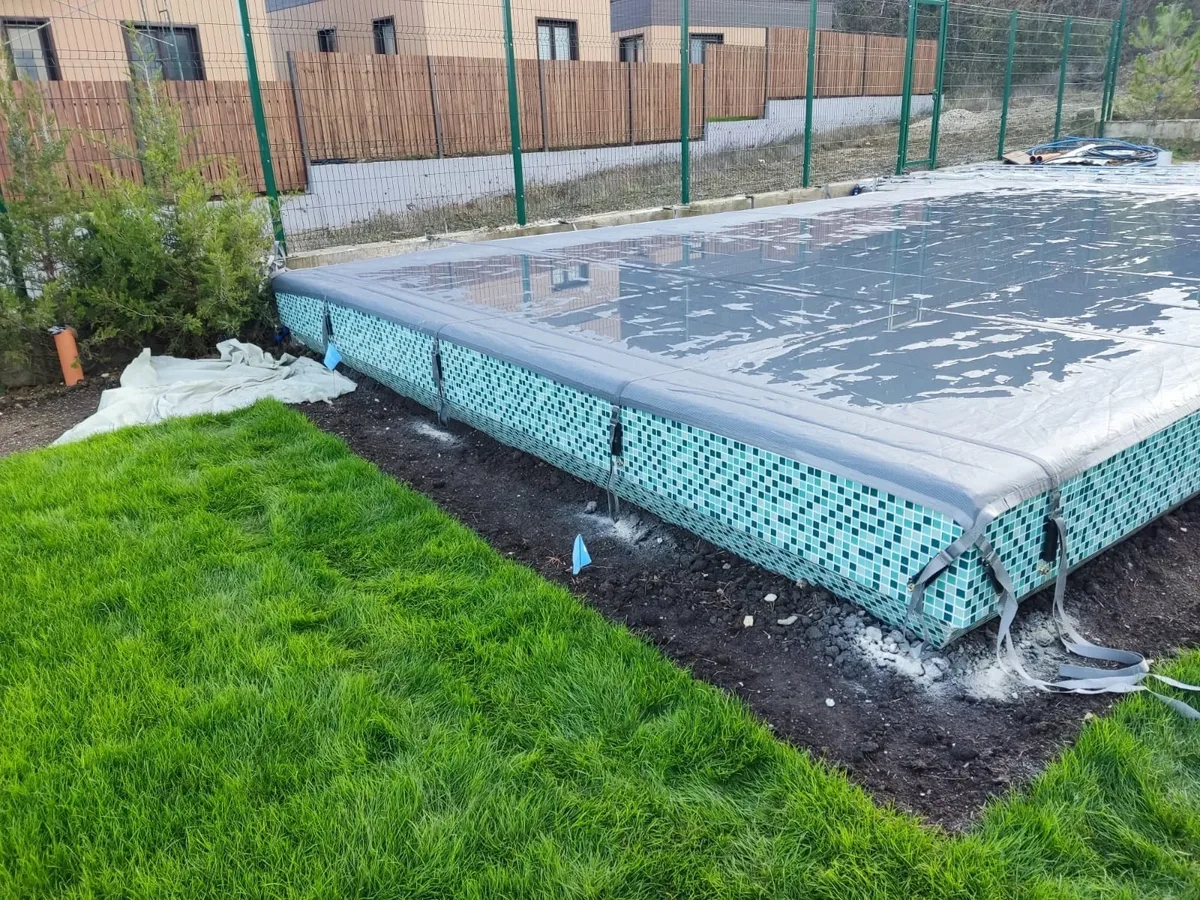 Батутное покрывало на бассейне в Кисловодске